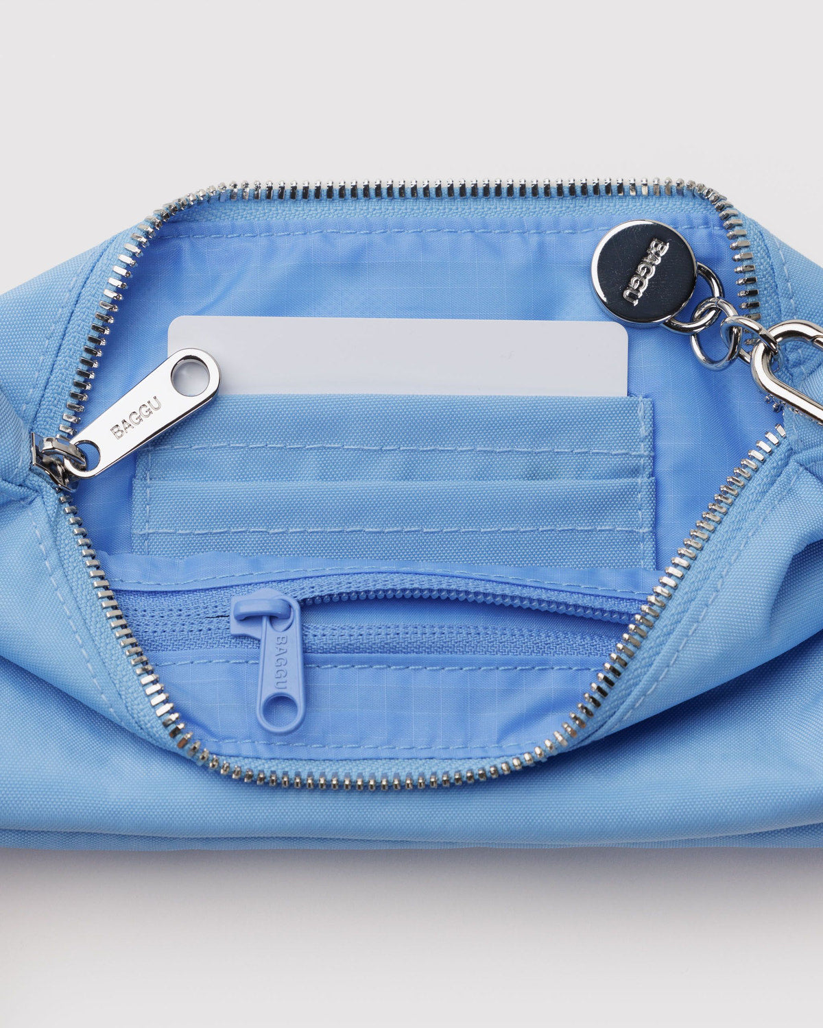 BAGGU Nylon Pochette in Piscine