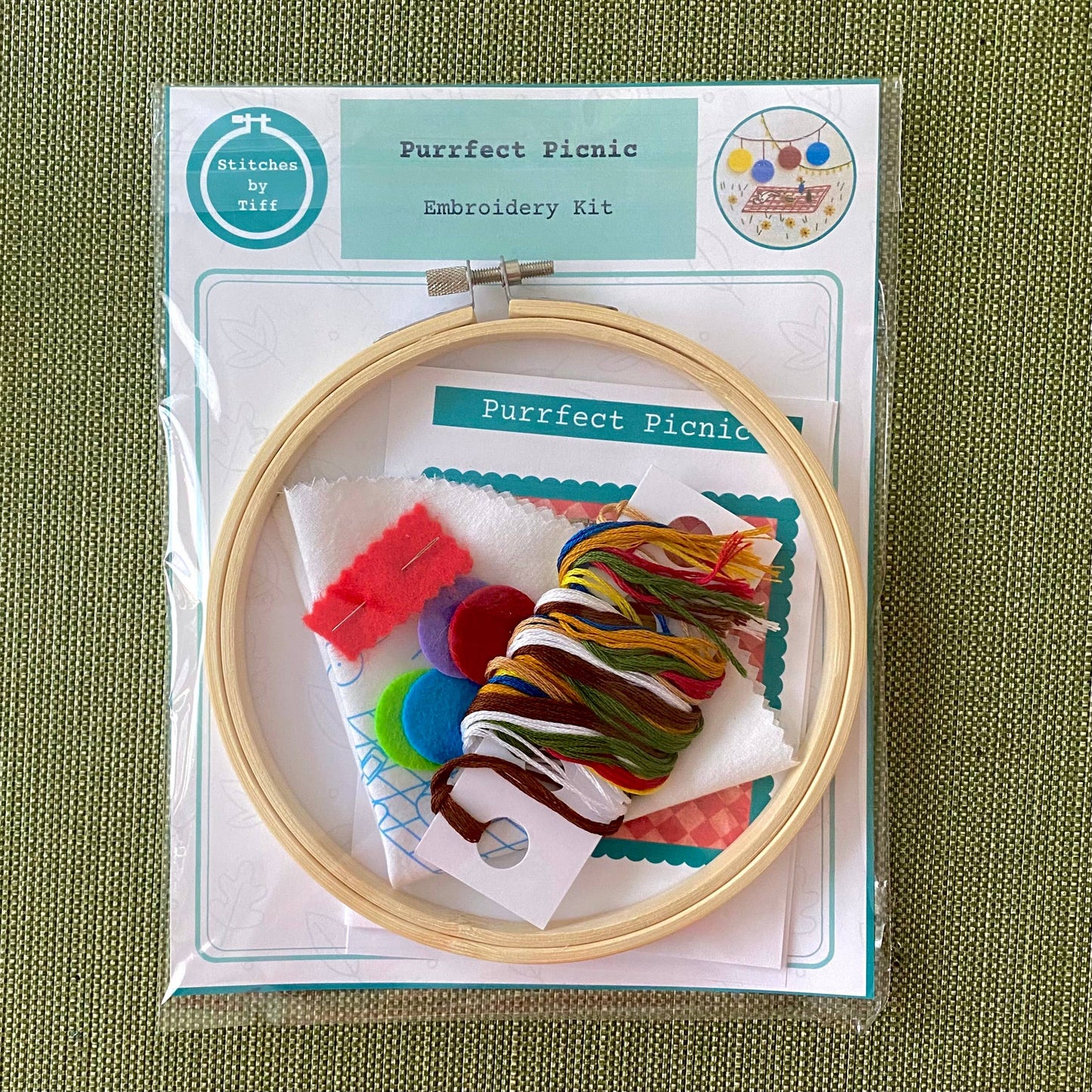 "Purrfect Picnic" Cat Craft DIY Embroidery Kit