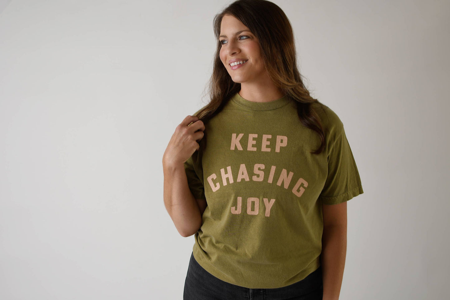 "Keep Chasing Joy" Mineral Washed Tee in Army Green
