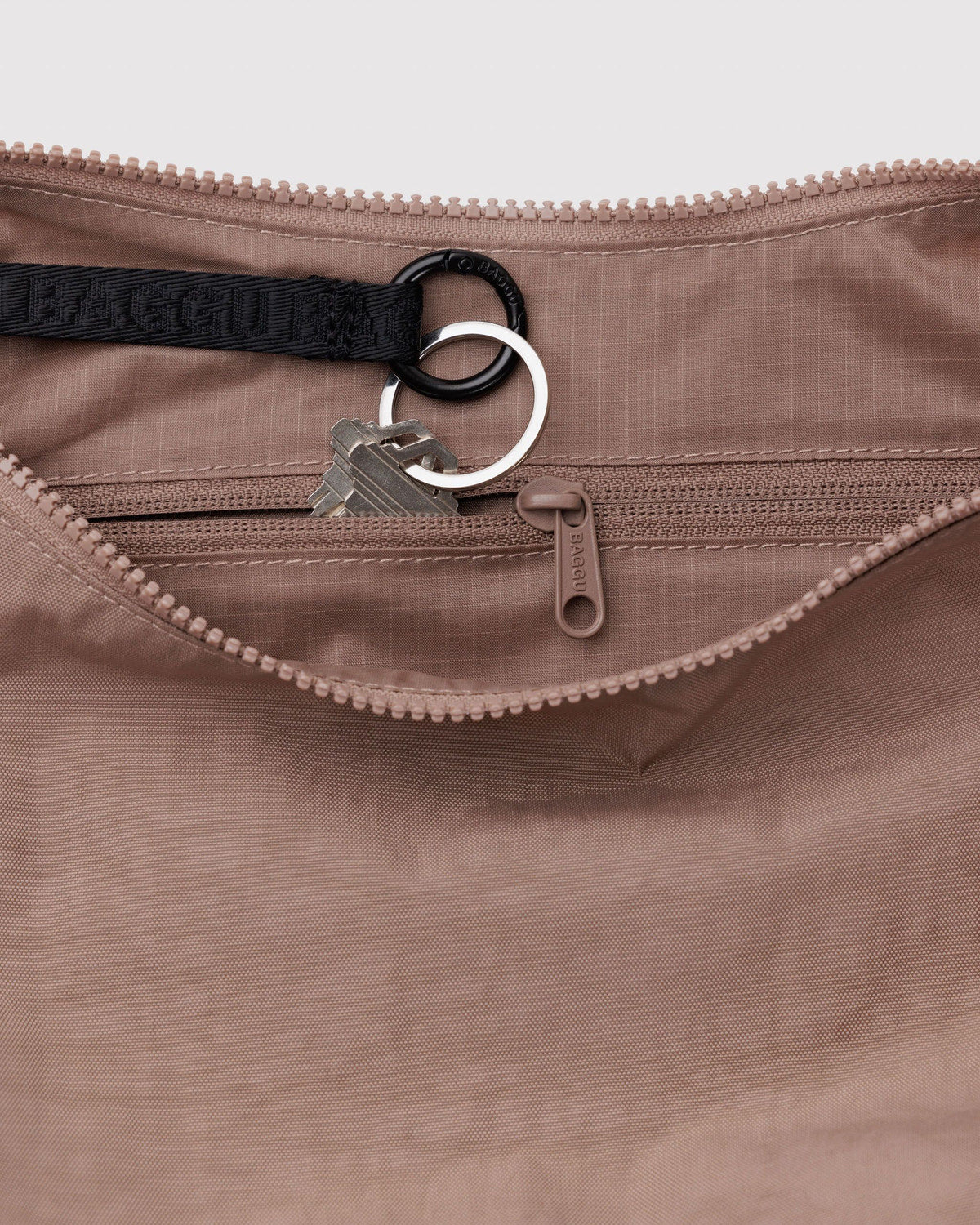 BAGGU Medium Nylon Crescent Bag in Toasted Almond