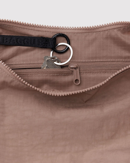 BAGGU Medium Nylon Crescent Bag in Toasted Almond