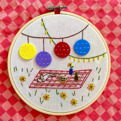 "Purrfect Picnic" Cat Craft DIY Embroidery Kit