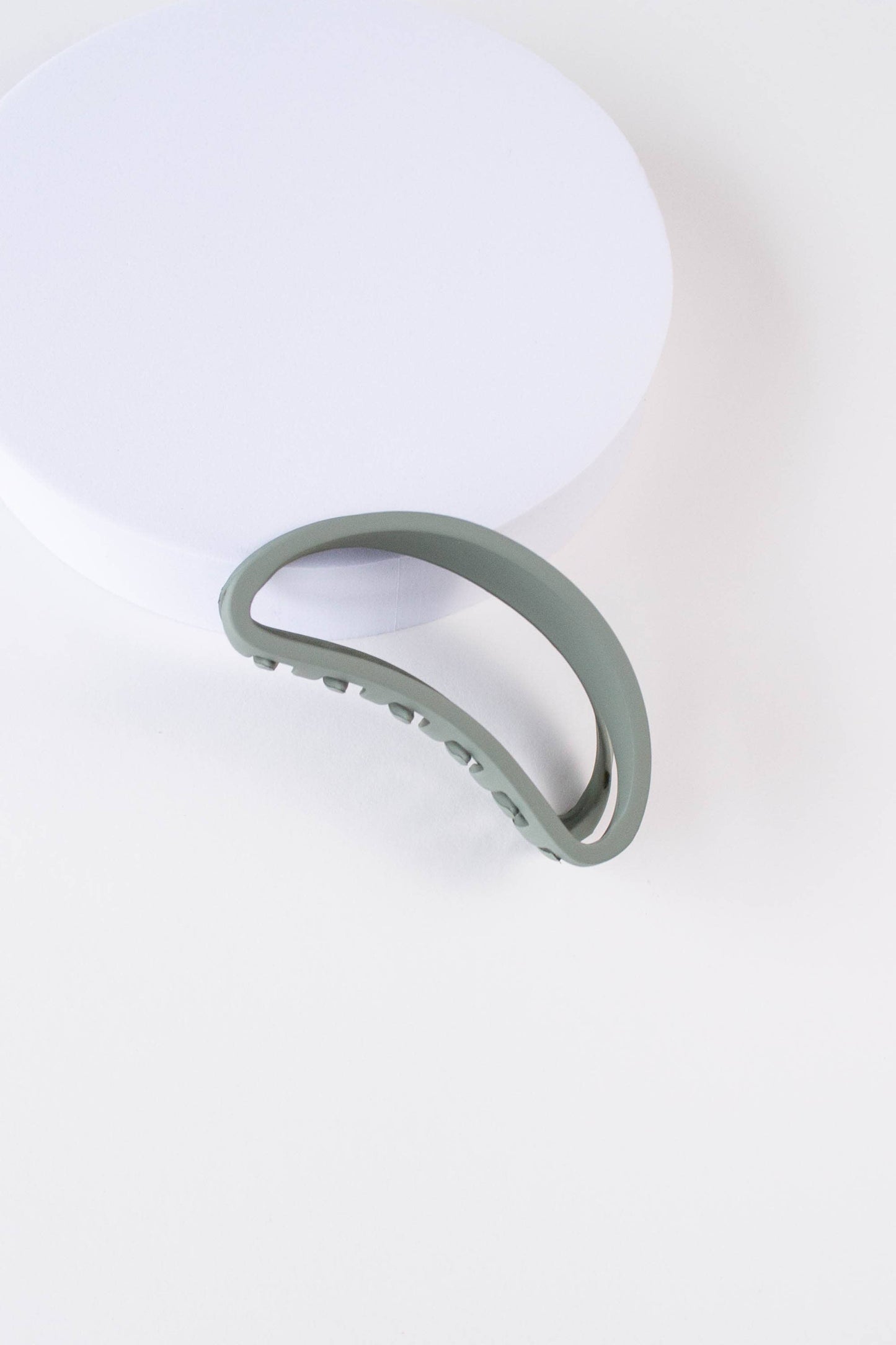 Bean-Shaped Large Matte Claw Hair Clip