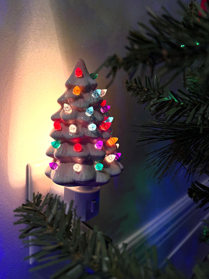 Vintage Ceramic Christmas Tree Night Light | Retro Pink