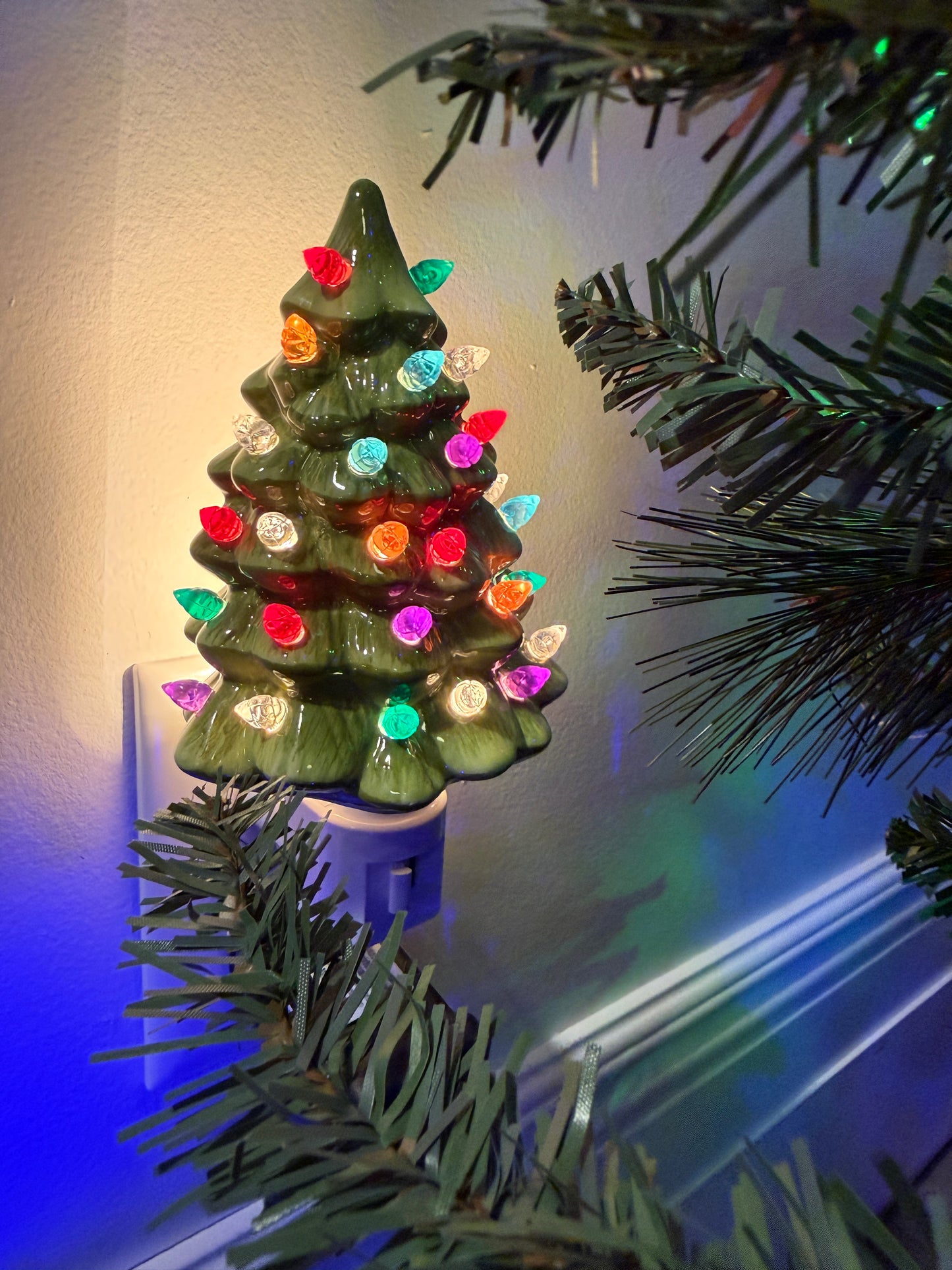 Vintage Ceramic Christmas Tree Night Light - Retro Green