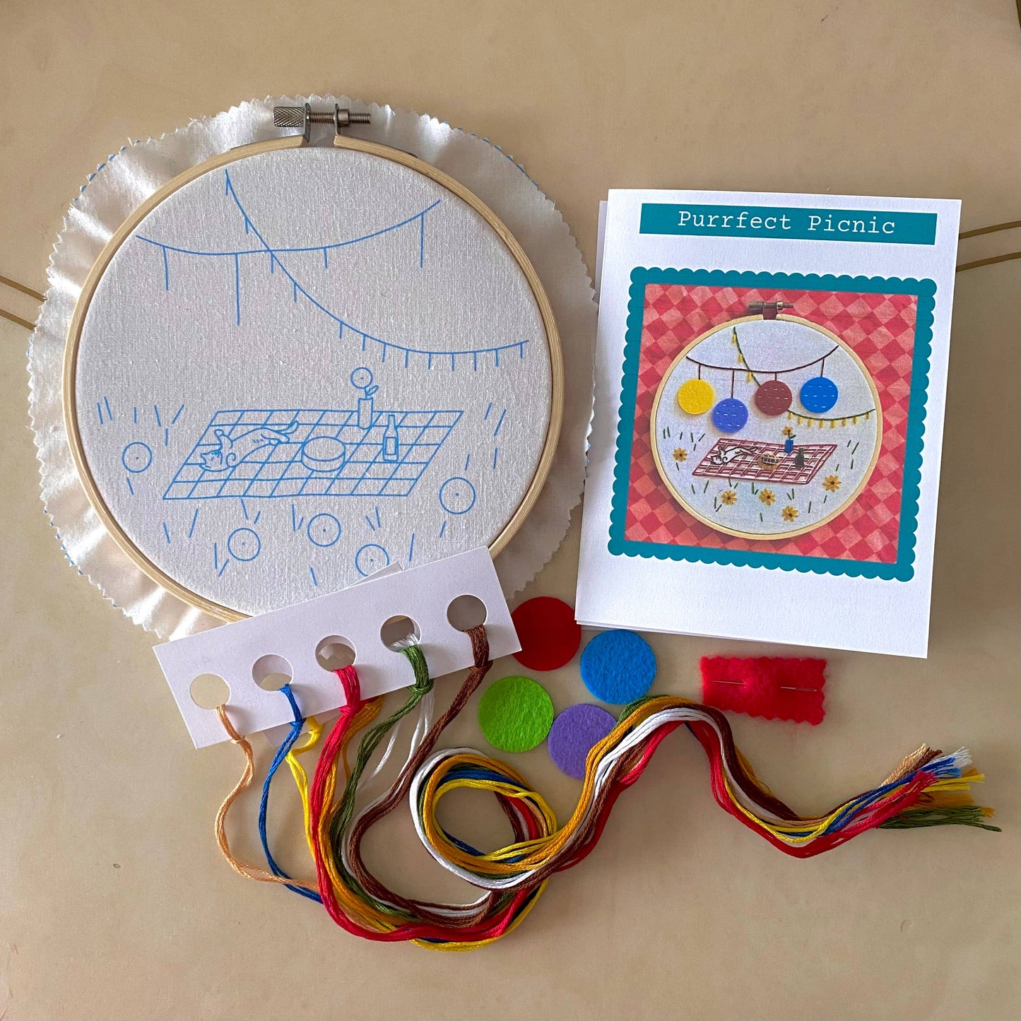"Purrfect Picnic" Cat Craft DIY Embroidery Kit