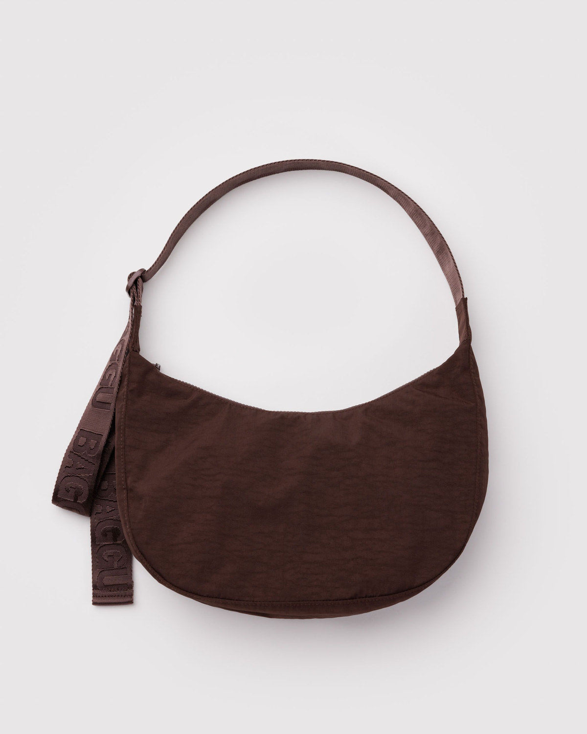 BAGGU Medium Nylon Crescent Bag in Coffee