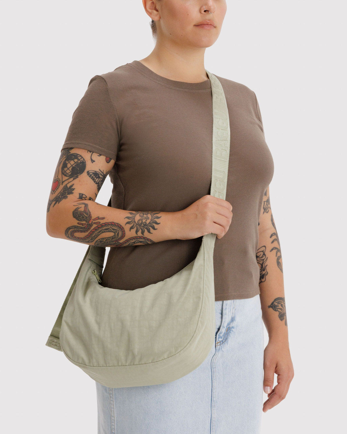 BAGGU Medium Nylon Crescent Bag in Celadon