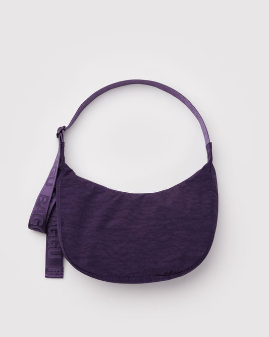 BAGGU Medium Nylon Crescent Bag in Fig